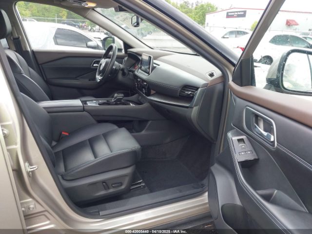 JN8AT3CA6MW027633 Nissan Rogue Sl Fwd