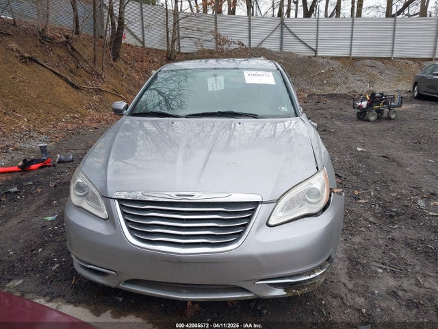 1C3CCBBB1EN165049 Chrysler 200 Touring