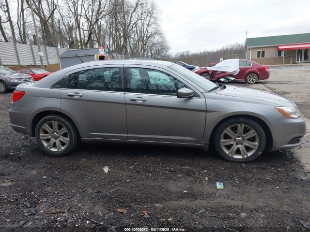 1C3CCBBB1EN165049 Chrysler 200 Touring