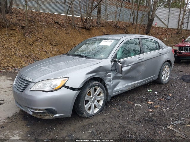 1C3CCBBB1EN165049 Chrysler 200 Touring