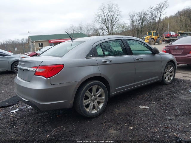 1C3CCBBB1EN165049 Chrysler 200 Touring