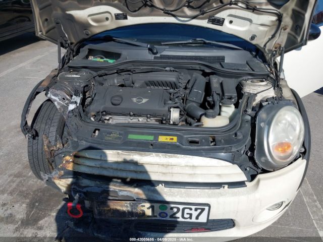 2010 MINI COOPER CLUBMAN WMWML3C51ATX52059 Photo 9