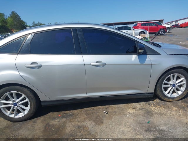 Ford FOCUS SE 2018 1FADP3F22JL212377 Image 14