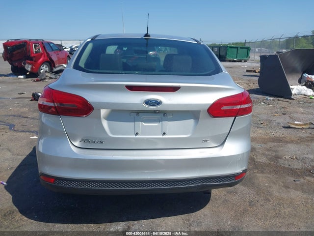 Ford FOCUS SE 2018 1FADP3F22JL212377 Image 17