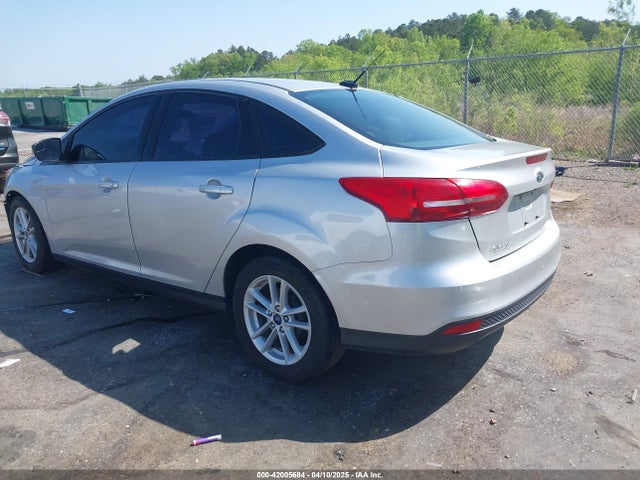 Ford FOCUS SE 2018 1FADP3F22JL212377 Image 3