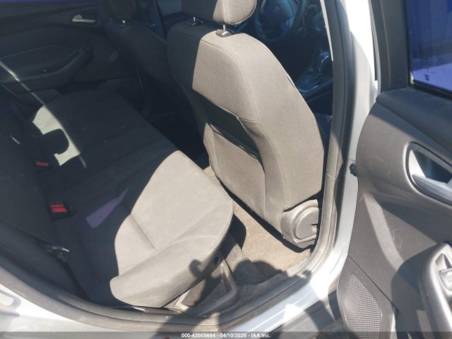 Ford FOCUS SE 2018 1FADP3F22JL212377 Image 8