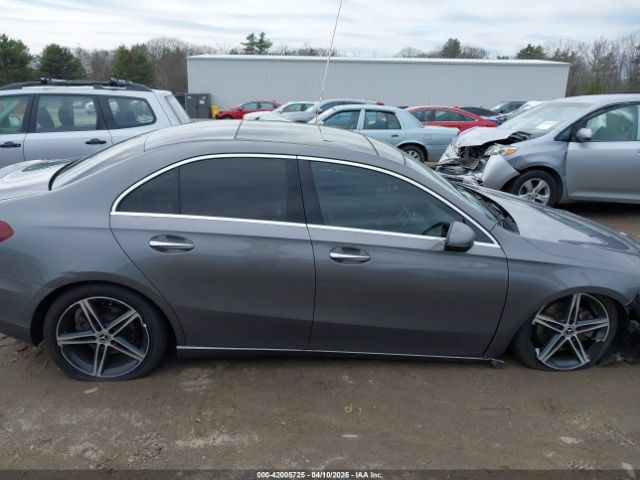 W1K3G4EB6LJ227398 Mercedes-Benz A 220