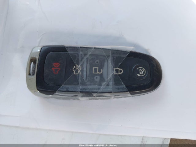 1FADP3J2XJL294107 Ford Focus Titanium