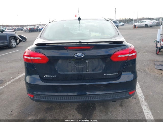 1FADP3J2XJL294107 Ford Focus Titanium