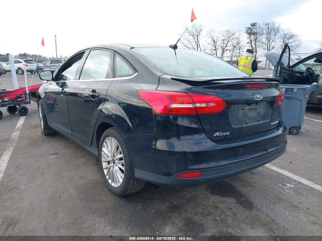 1FADP3J2XJL294107 Ford Focus Titanium
