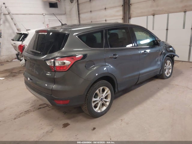 1FMCU9G90HUC96633 Ford ESCAPE SE