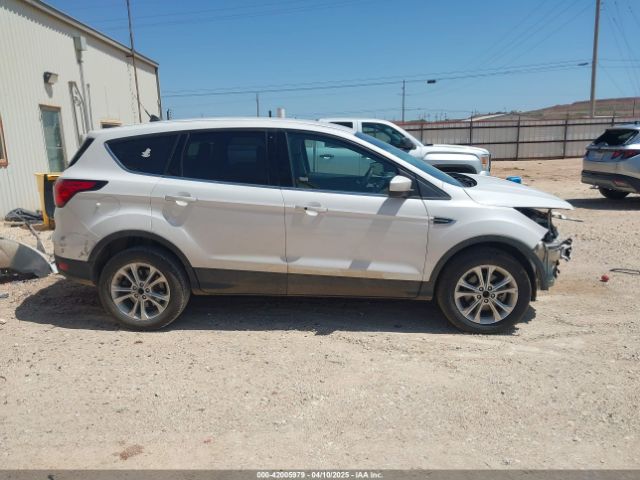 1FMCU0GD5KUA56050 Ford ESCAPE SE