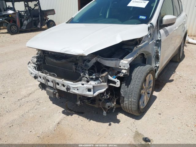 1FMCU0GD5KUA56050 Ford ESCAPE SE