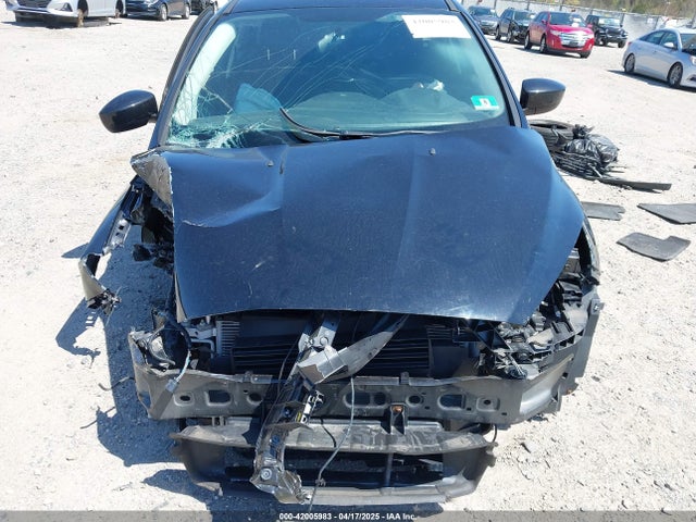 1FADP3K23JL237715 Ford FOCUS SE