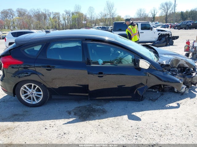 1FADP3K23JL237715 Ford FOCUS SE