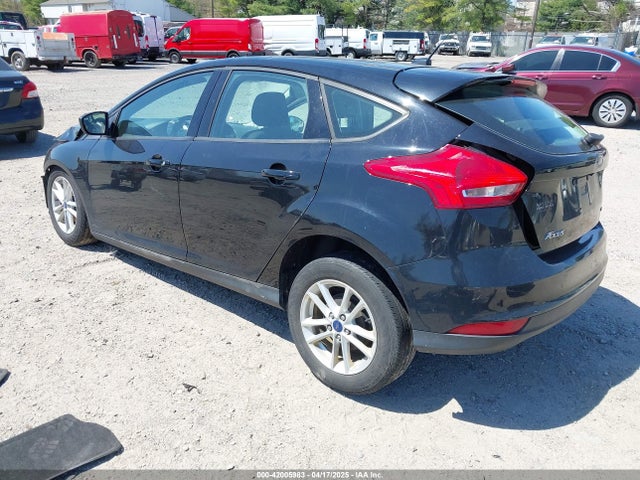 1FADP3K23JL237715 Ford FOCUS SE