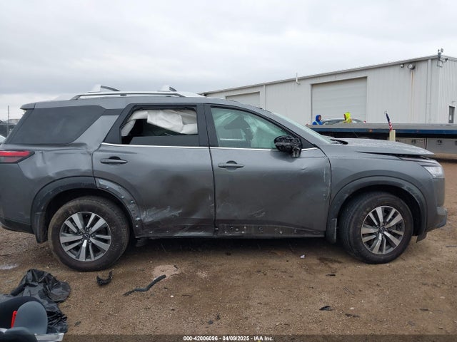 5N1DR3CC8RC233291 Nissan Pathfinder Sl 4wd