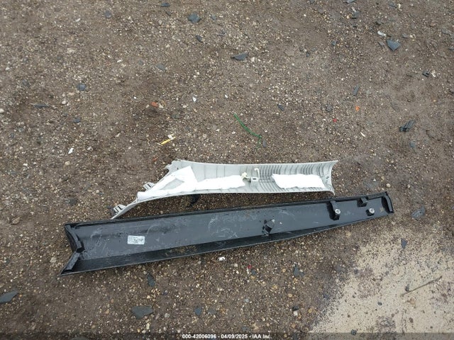 5N1DR3CC8RC233291 Nissan Pathfinder Sl 4wd