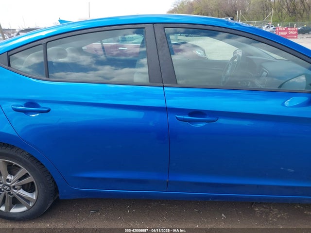 5NPD84LF1HH129607 Hyundai ELANTRA SE