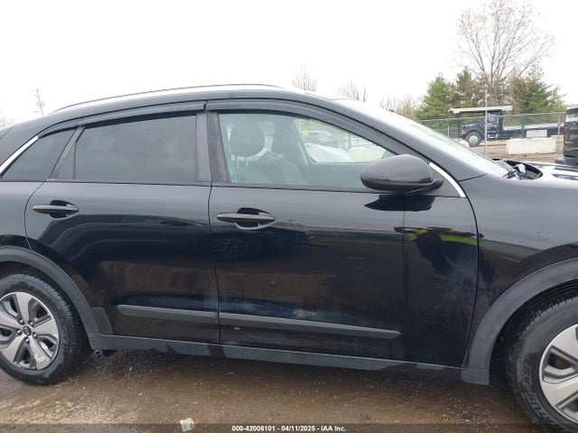 KNDCB3LC5L5442939 KIA NIRO LX