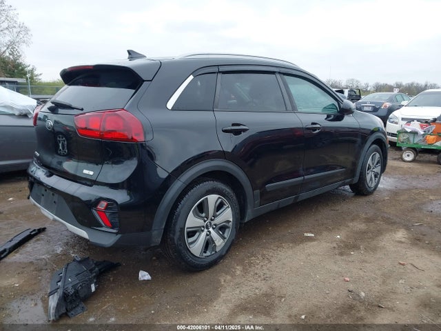 KNDCB3LC5L5442939 KIA NIRO LX