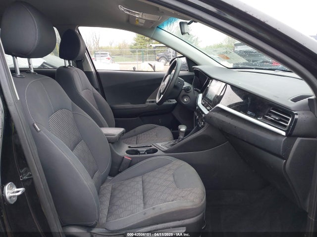 KNDCB3LC5L5442939 KIA NIRO LX