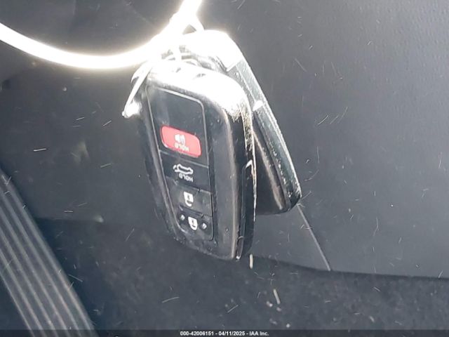 4T3RWRFVXPU102165 Toyota Rav4 Hybrid Xle