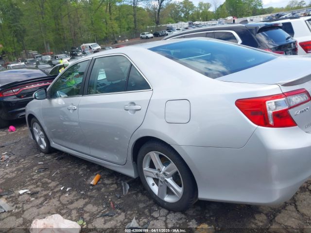 4T1BF1FK2EU302732 Toyota CAMRY SE