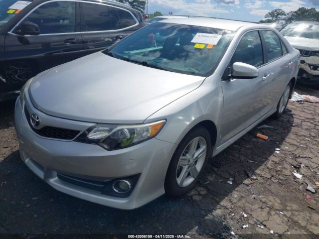 4T1BF1FK2EU302732 Toyota CAMRY SE