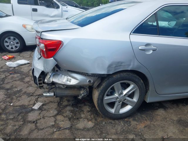 4T1BF1FK2EU302732 Toyota CAMRY SE