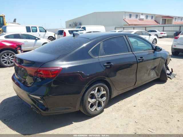 3KPF24AD3LE187713 KIA Forte Lxs