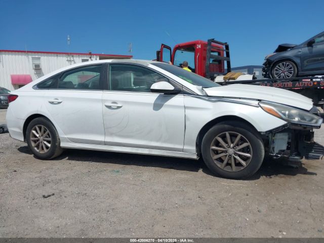 5NPE24AF0JH697829 Hyundai SONATA SE