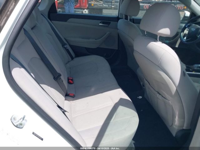 5NPE24AF0JH697829 Hyundai SONATA SE
