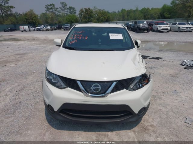 JN1BJ1CP5KW229426 Nissan 2019