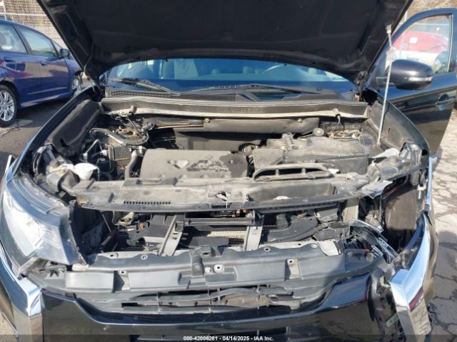 JA4AZ3A3XHZ030810 Mitsubishi Outlander Se