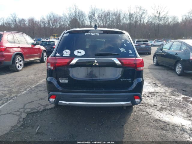 JA4AZ3A3XHZ030810 Mitsubishi Outlander Se