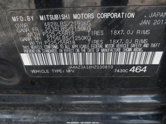 JA4AZ3A3XHZ030810 Mitsubishi Outlander Se