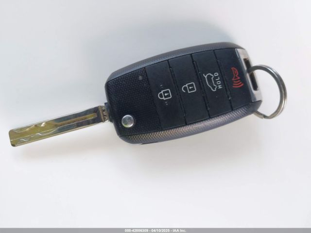 KNDPBCAC1E7548736 KIA Sportage Lx
