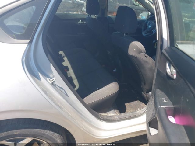 3KPF24AD3KE030116 KIA Forte Lxs