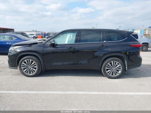 5TDFZRBH3MS065631 Toyota Highlander Platinum