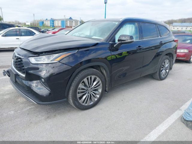 5TDFZRBH3MS065631 Toyota Highlander Platinum