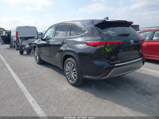 5TDFZRBH3MS065631 Toyota Highlander Platinum