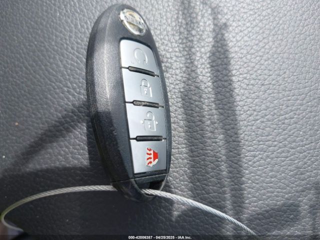 KNMAT2MV2HP599368 Nissan ROGUE SV