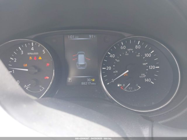 KNMAT2MV2HP599368 Nissan ROGUE SV