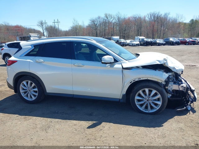 3PCAJ5M30KF113891 Infiniti Qx50 Essential