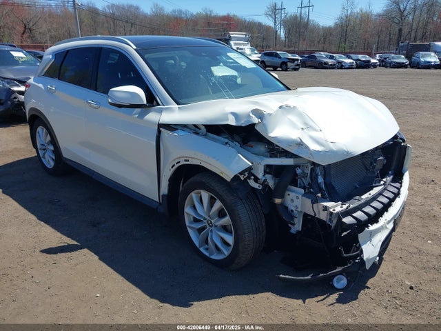 3PCAJ5M30KF113891 Infiniti Qx50 Essential