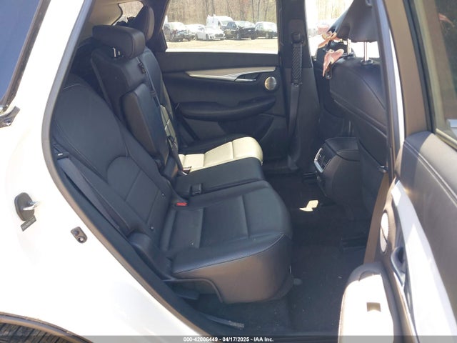 3PCAJ5M30KF113891 Infiniti Qx50 Essential