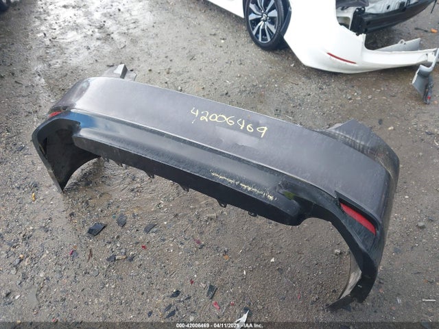 4T1B11HK0JU646873 Toyota CAMRY LE