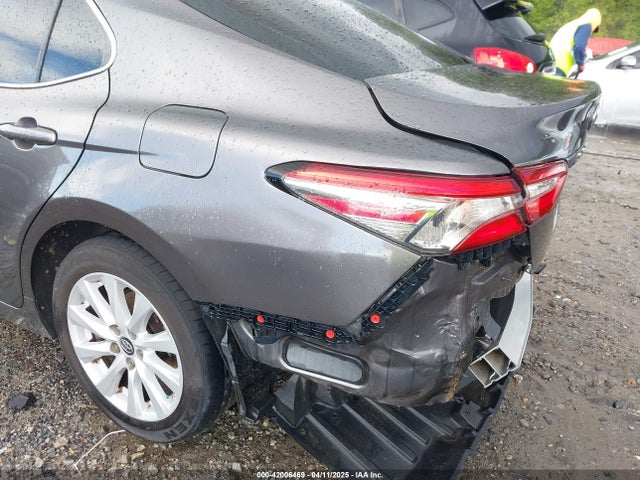 4T1B11HK0JU646873 Toyota CAMRY LE