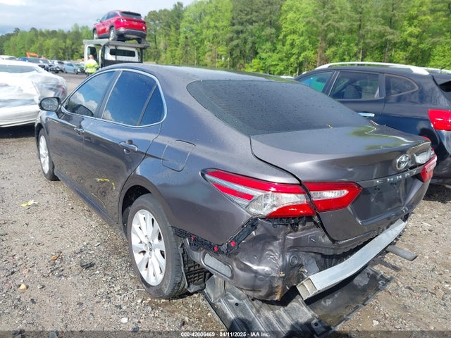 4T1B11HK0JU646873 Toyota CAMRY LE